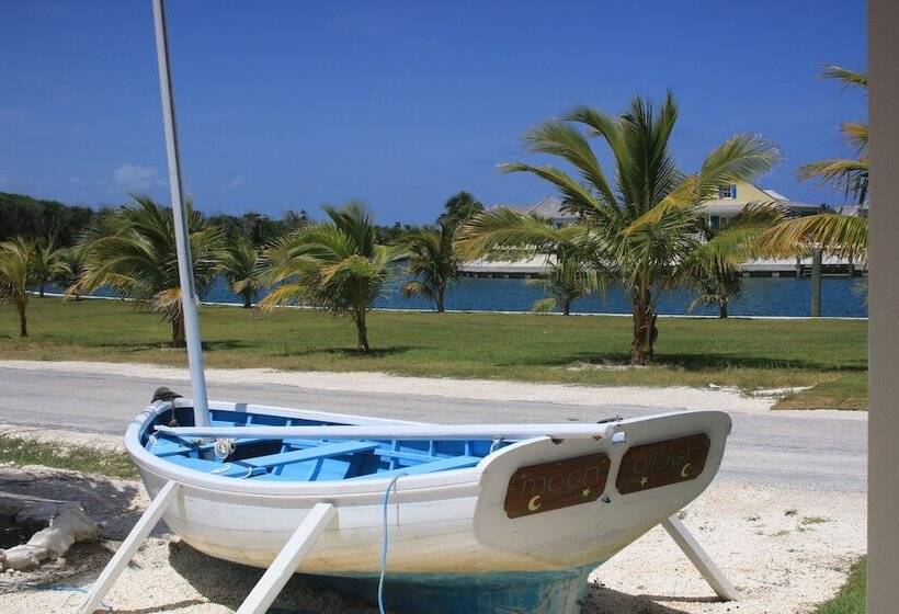 The Sandpiper Inn & Cottages