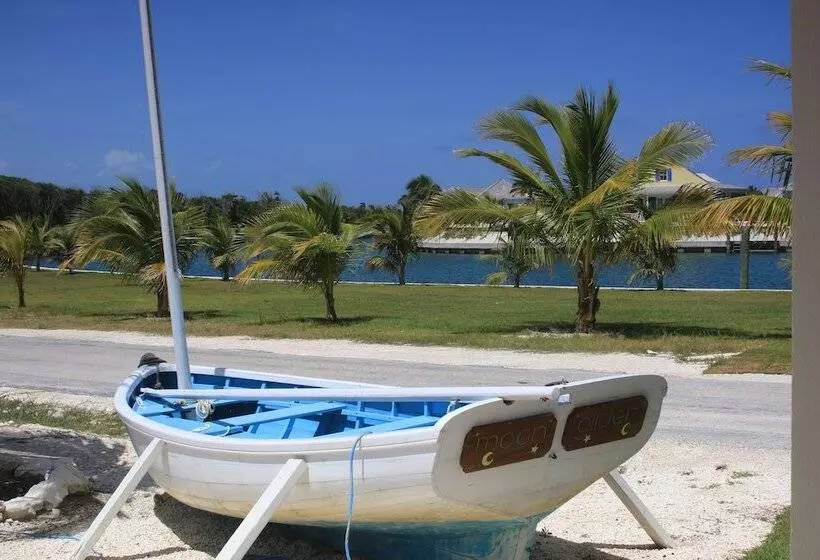 The Sandpiper Inn & Cottages