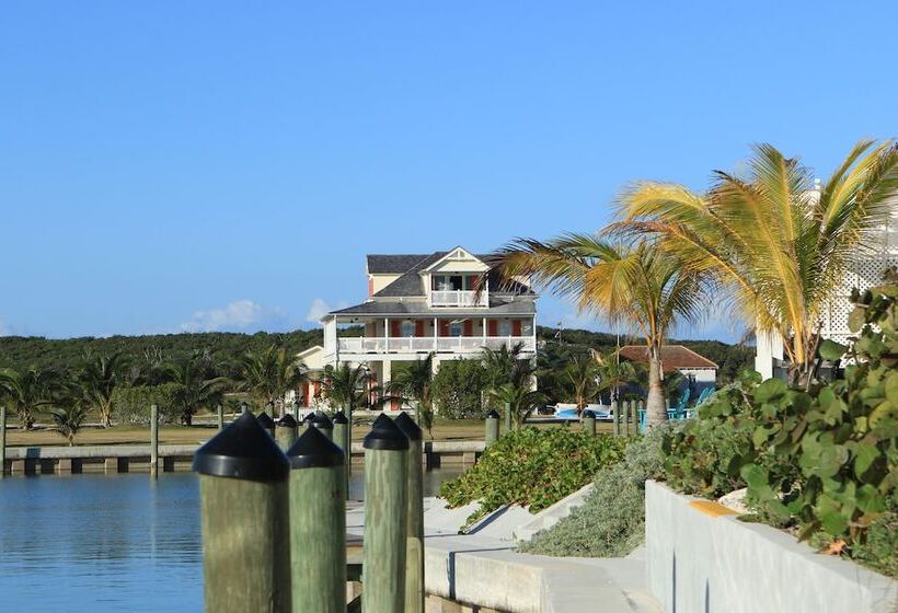 The Sandpiper Inn & Cottages