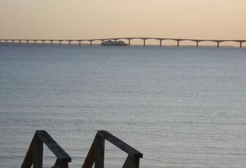 Amherst Cove Cottages