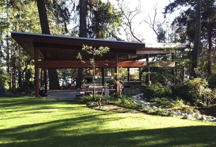 Bed and Breakfast Pointhouse Suites On Sargeant Bay