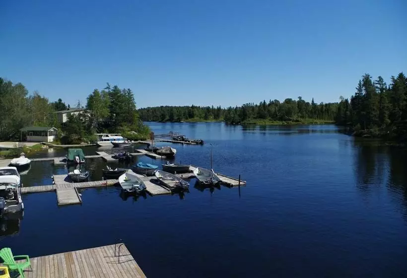 Dogtooth Lake Resort