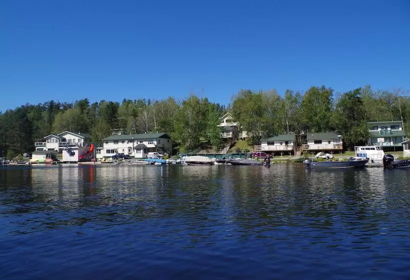 Dogtooth Lake Resort