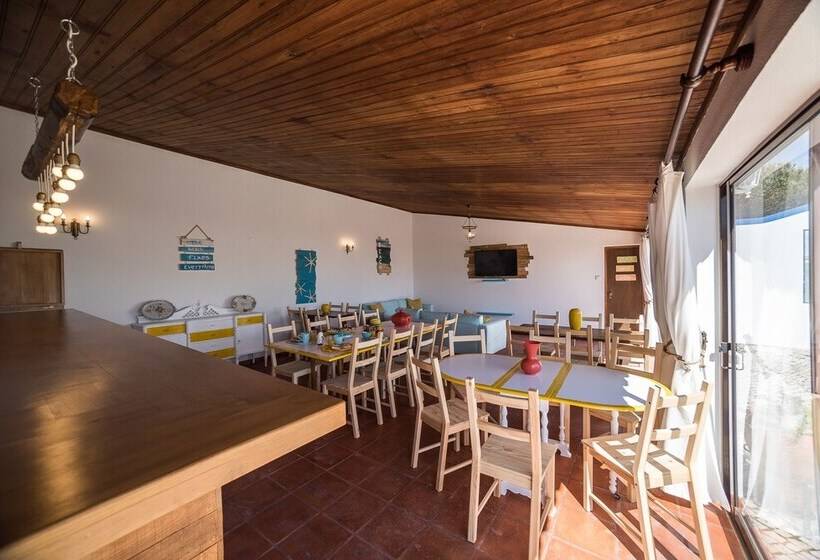 Ericeira Villa Surf Camp Hostel