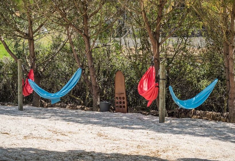 Ericeira Villa Surf Camp Hostel