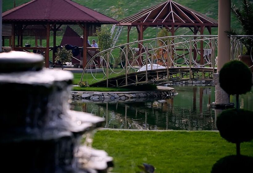 בית מלון כפרי Astoria