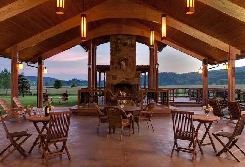 Hotelli Fort Lewis Lodge