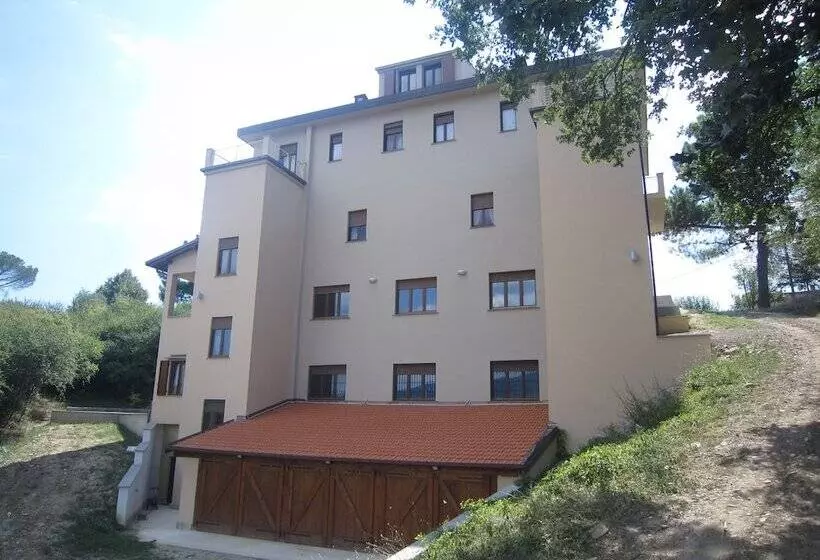 田舎風ホテル Tenuta I Lecci Di Gurian Roberta Maura