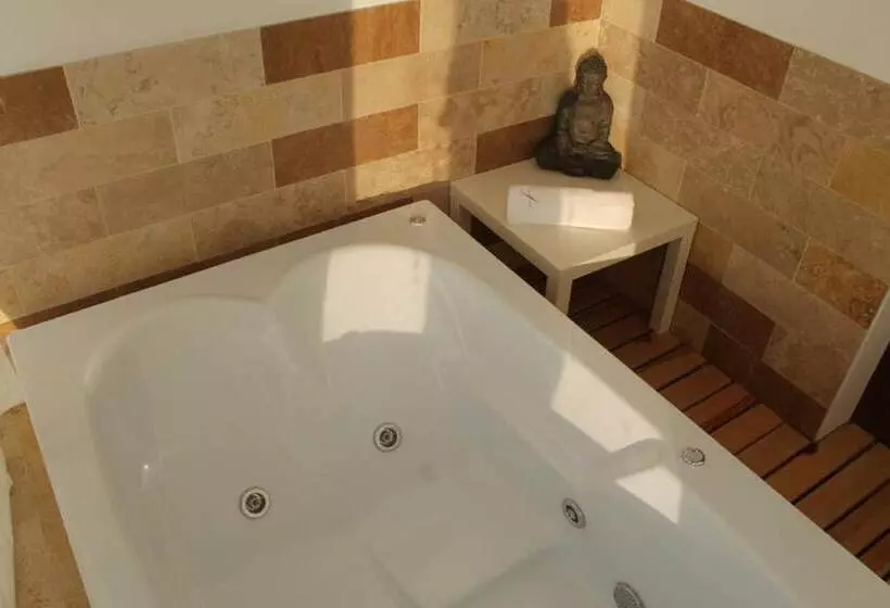 هتل Suites Del Mar