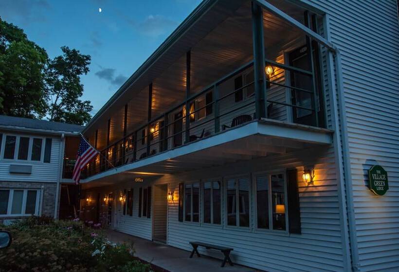 בית מלון כפרי Village Green Lodge