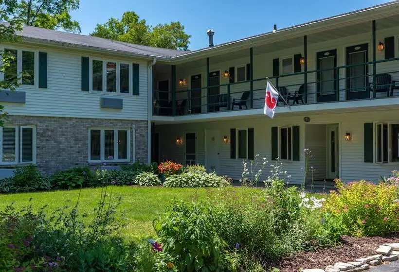 ホテル Village Green Lodge