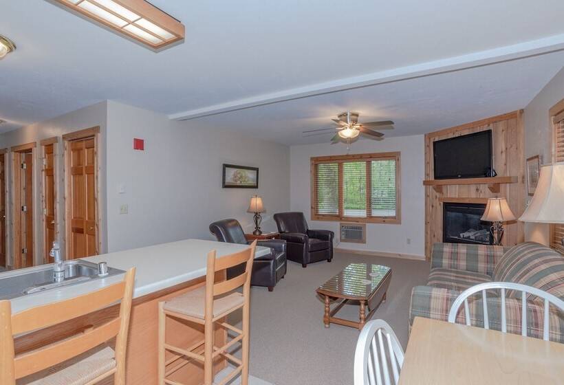 בית מלון כפרי Village Green Lodge