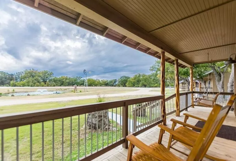 Hotelli Vineyard Trail Cottages   Adults Only