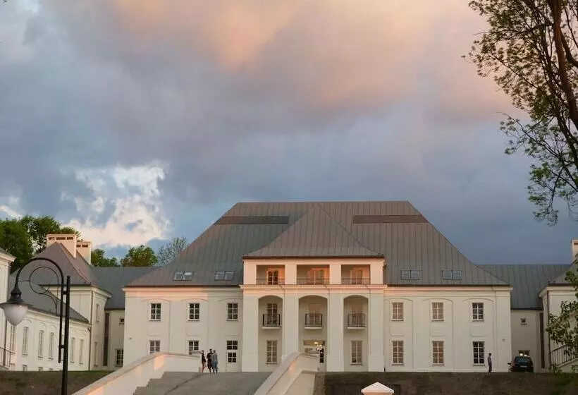 Hotelli Zamek Janów Podlaski