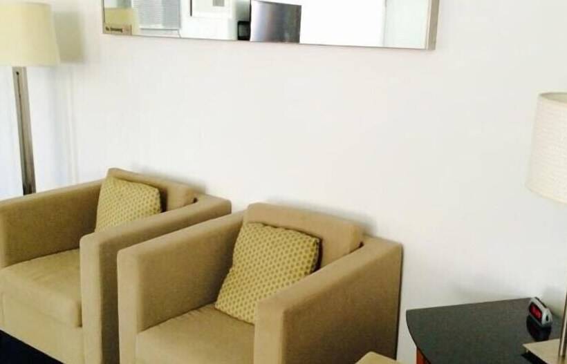 فندق على الطريق American Suites El Dorado