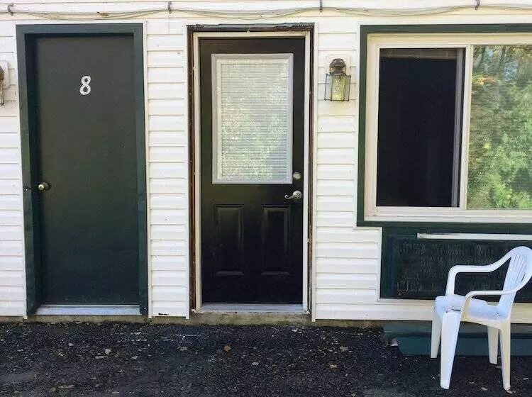 モーテル Chaffee Lodge