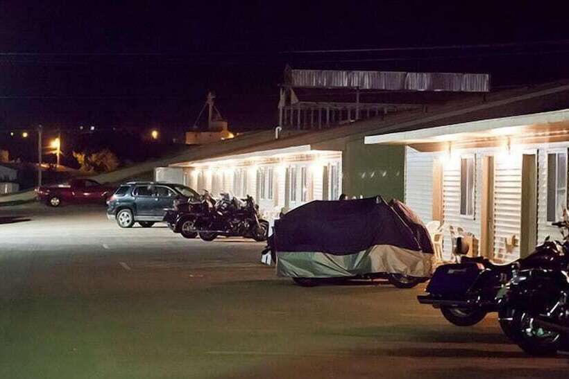 Мотель Iron Horse Inn