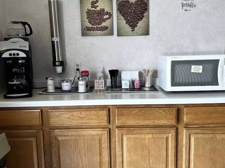 Motelli Lincoln Host Motor Inn