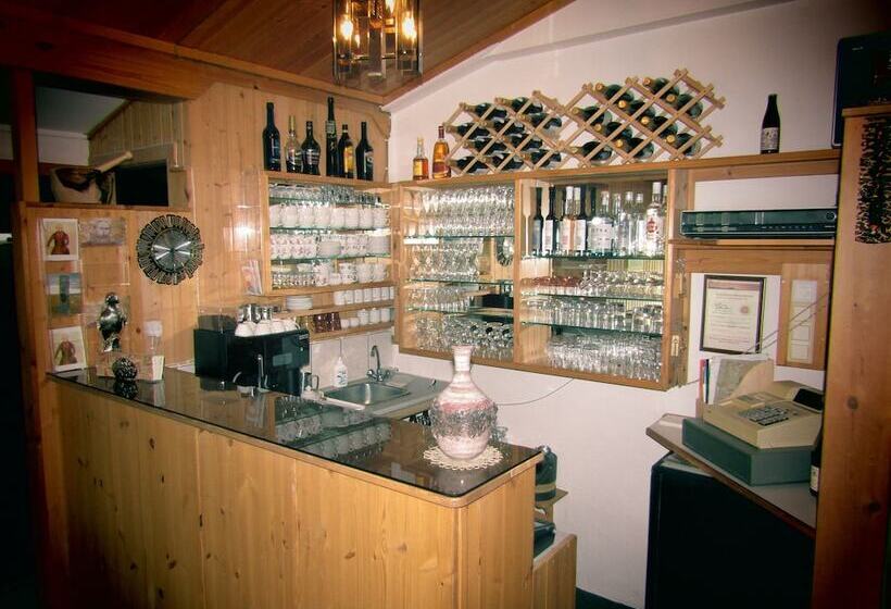 پانسیون Lónkot Rural Resort