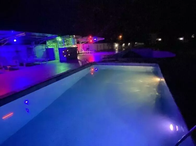 Room In Lodge   Tiffany Hotels And Towers