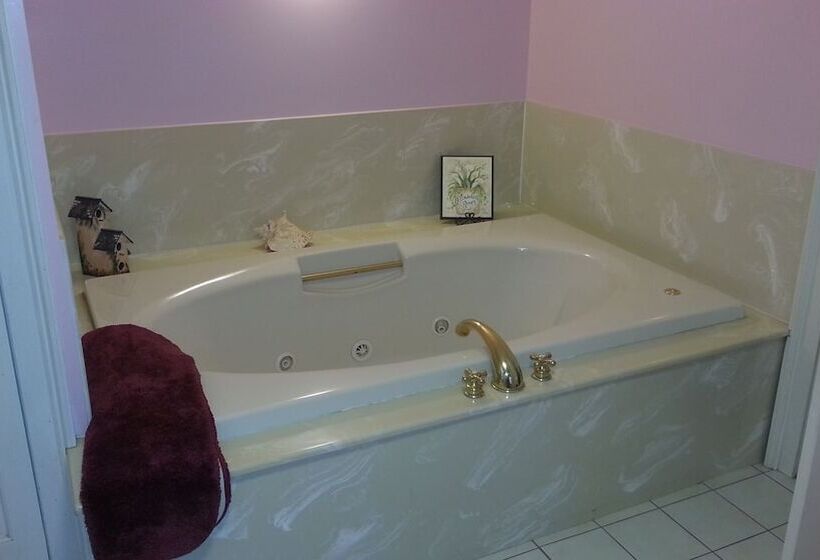 Truman Gillet House Bed & Breakfast