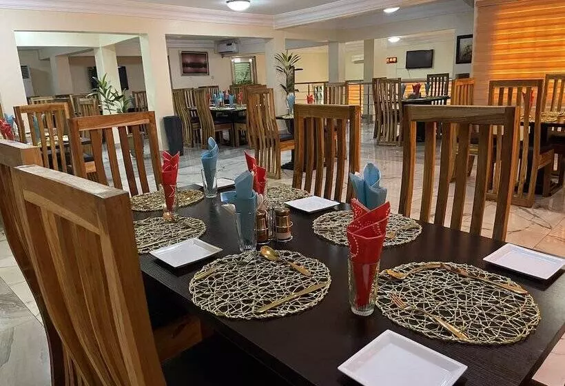 Western Sun International Hotel & Events Centre