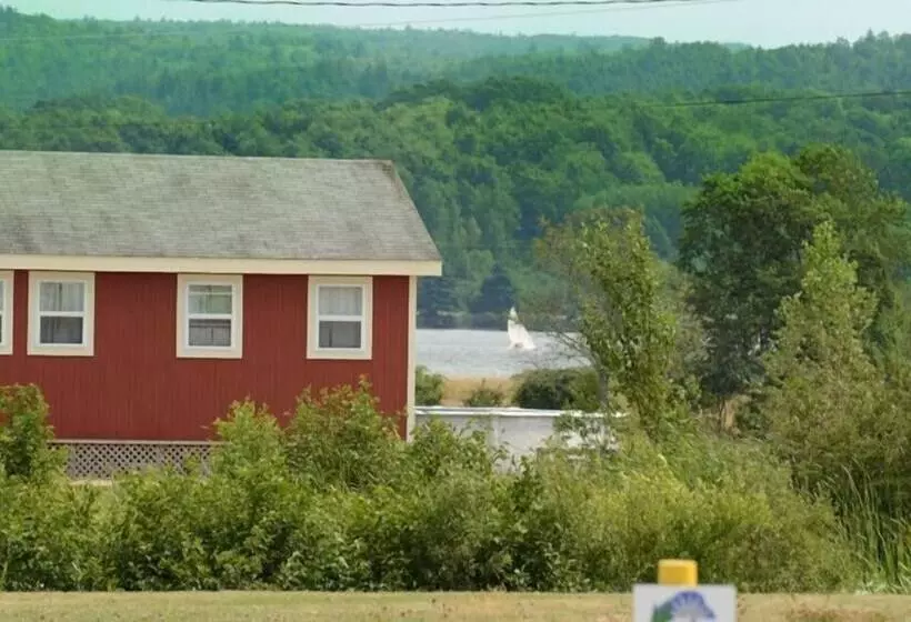 Crown Cove Cottages