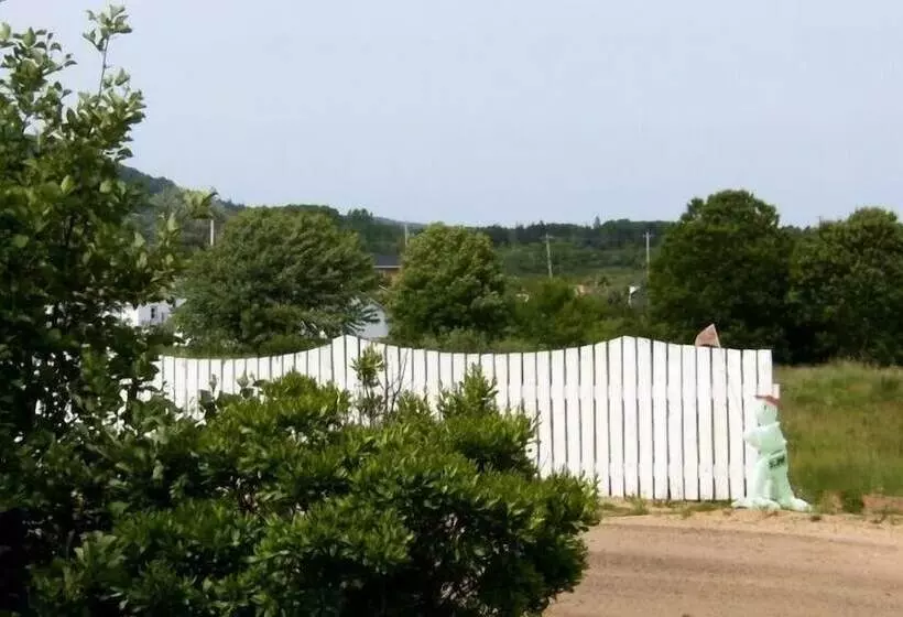Crown Cove Cottages