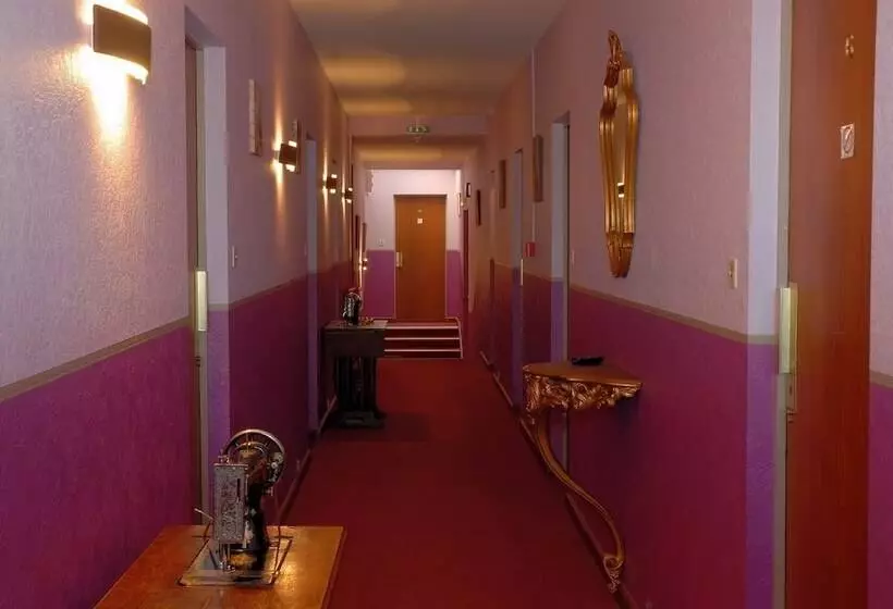 Hotelli Hôtel Du Commerce