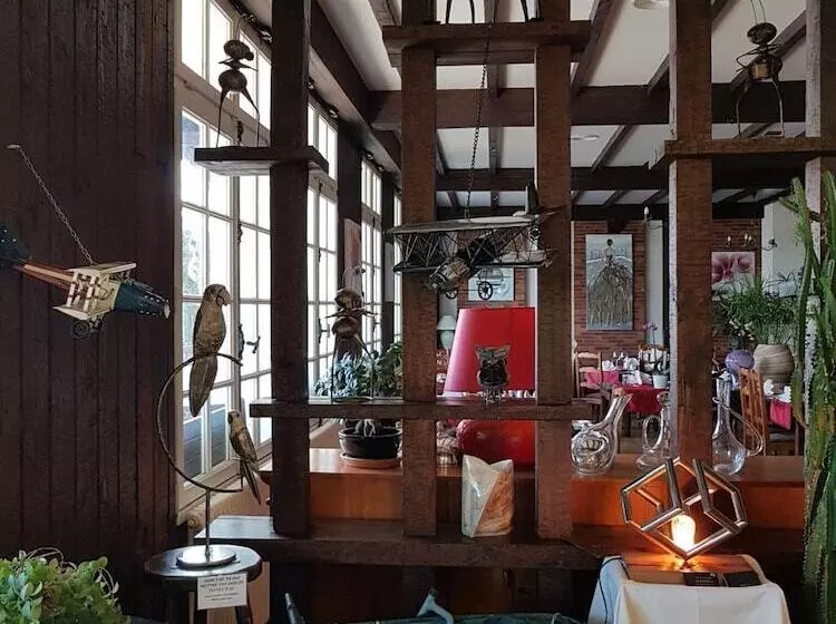 Hotelli Hôtel Du Commerce