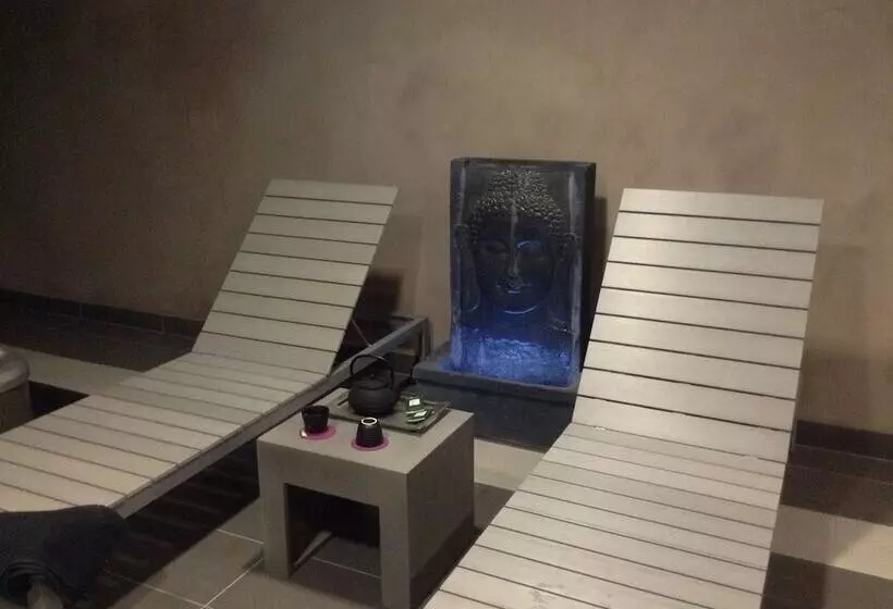 Hotelli Hôtel Thierry Drapeau