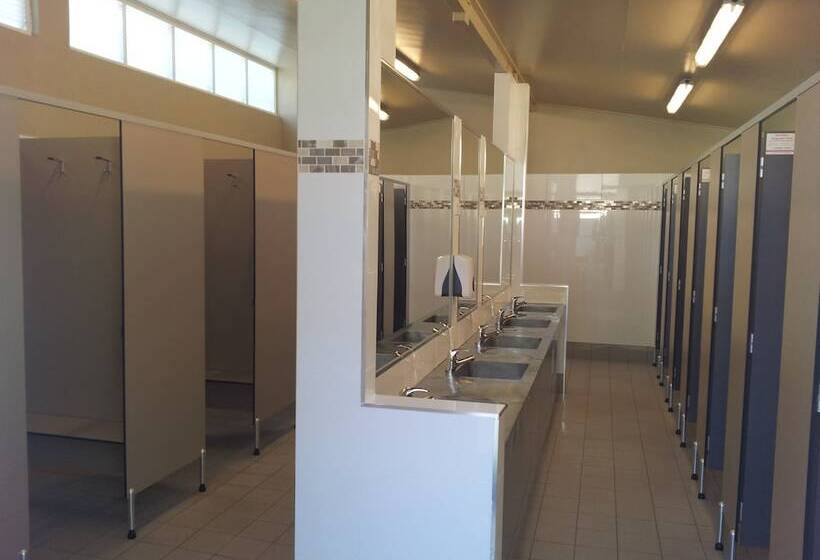 בית מלון כפרי River Retreat Home & Holiday Park