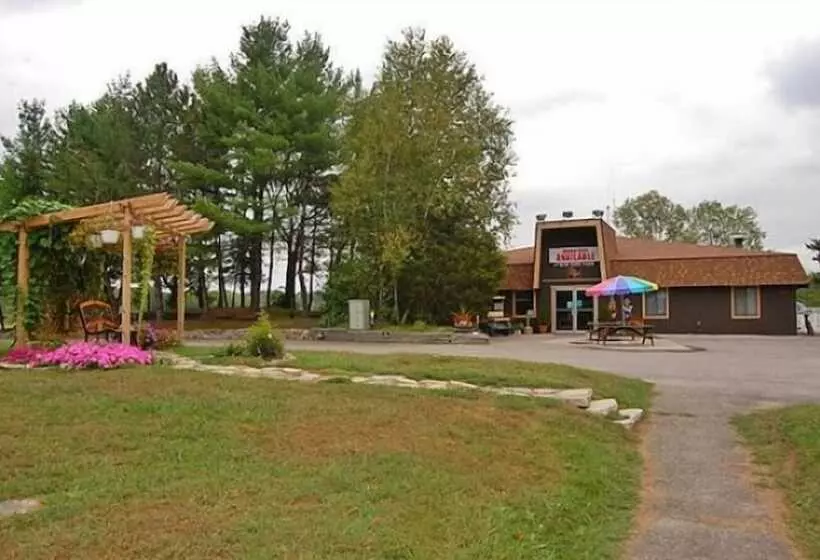 Hotelli St Clair Rv Resort