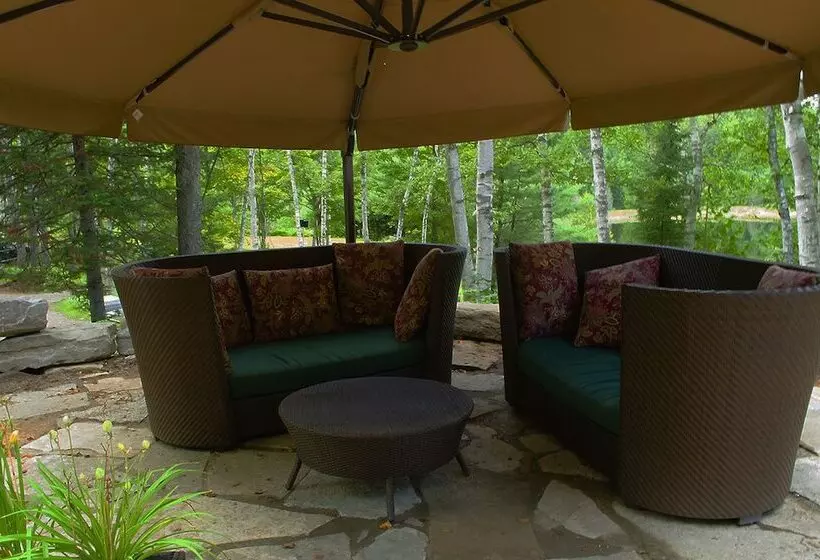 Motelli Footprints Resort