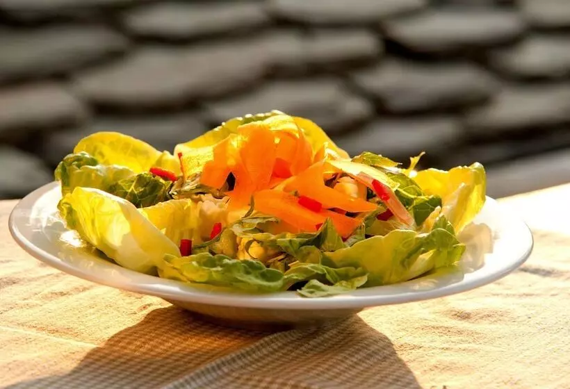 Majatalo Aleka S House