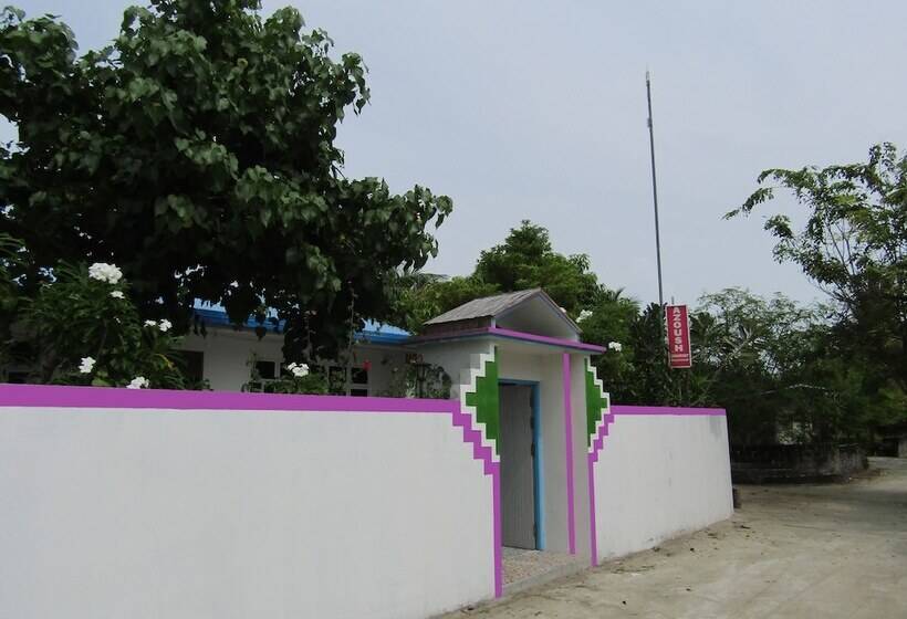 پانسیون Azoush Tourist Guesthouse