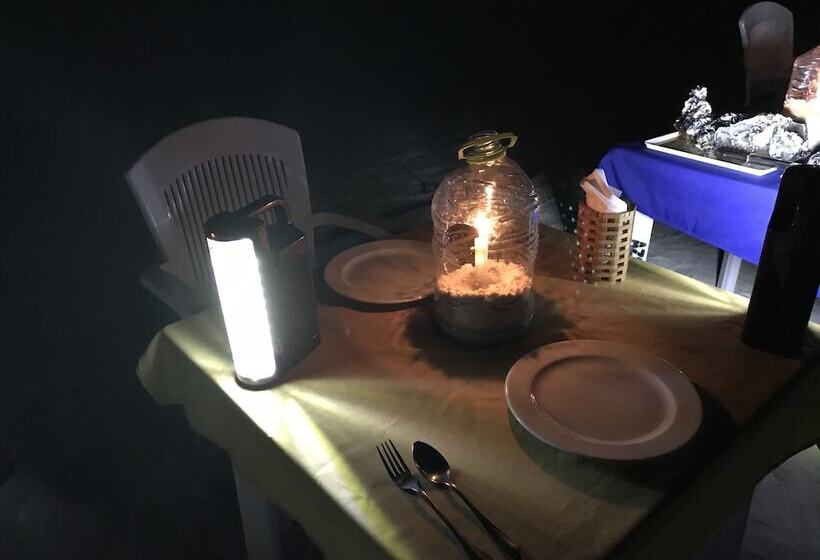 پانسیون Azoush Tourist Guesthouse