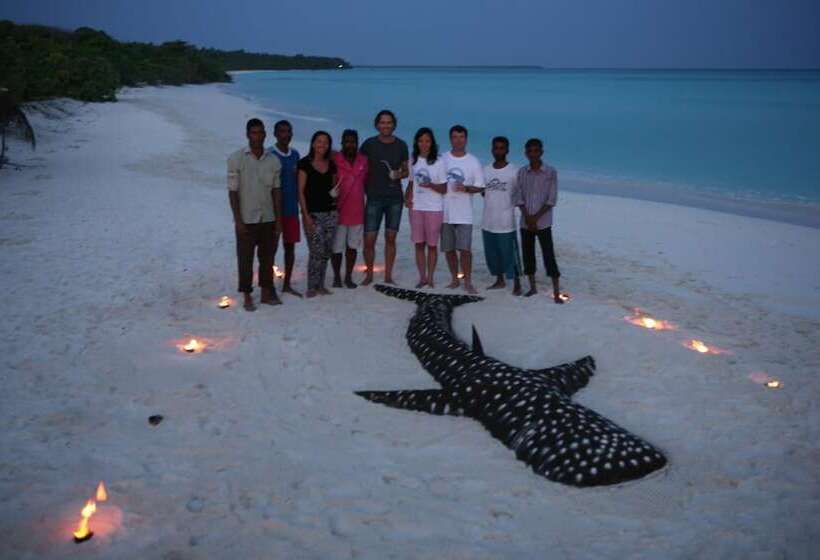 پانسیون Azoush Tourist Guesthouse