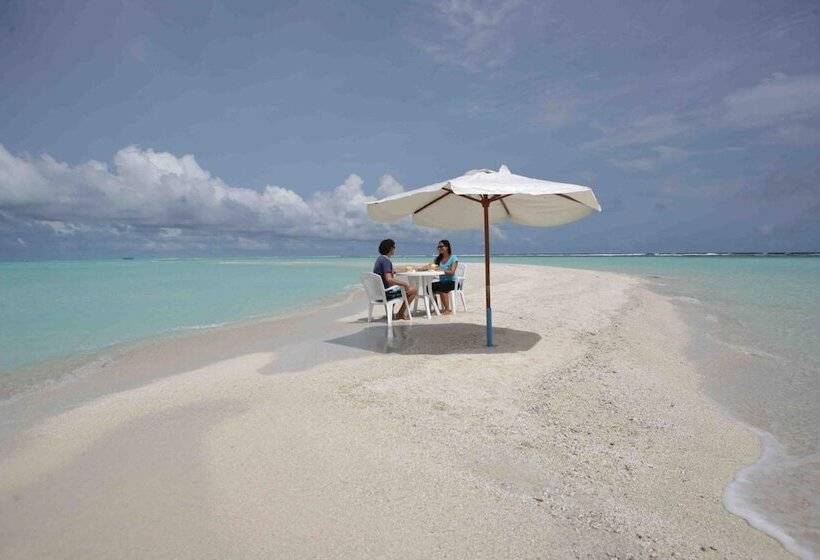 پانسیون Azoush Tourist Guesthouse