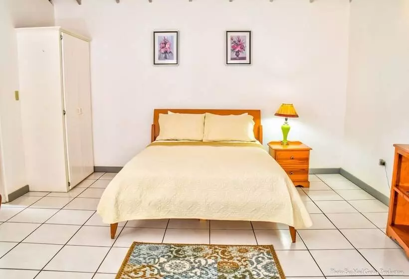 پانسیون Coco Rose Guesthouse