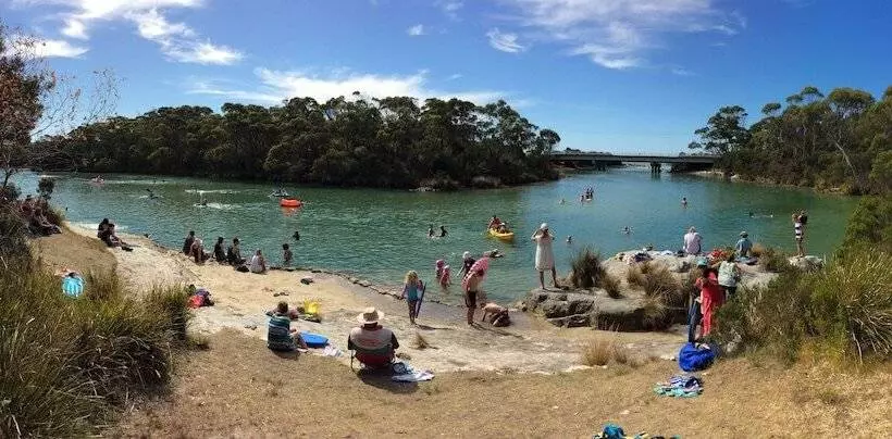 Lomakeskus Crayfish Creek Van & Cabin Park