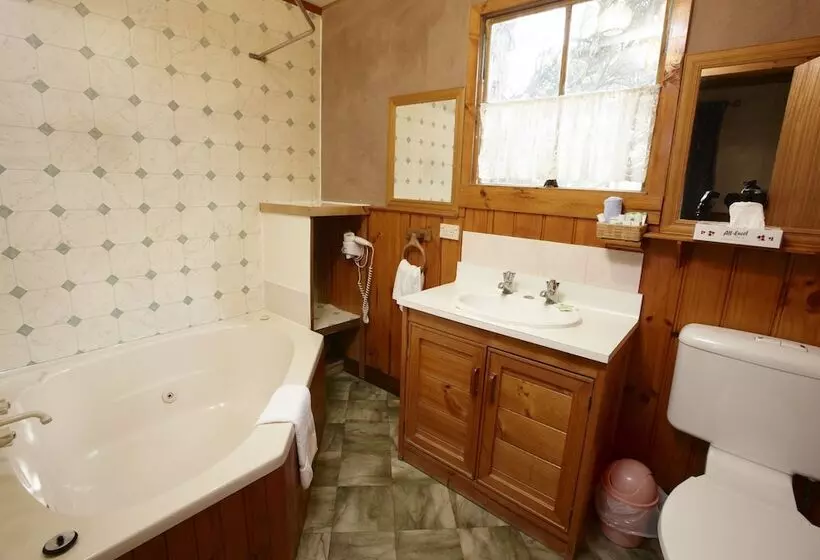 Lomakeskus Crayfish Creek Van & Cabin Park