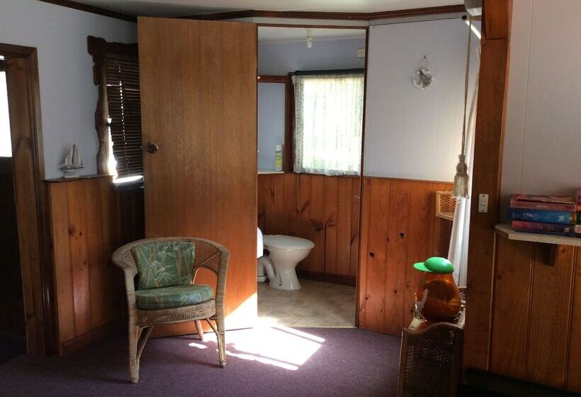 Курорт Crayfish Creek Van & Cabin Park