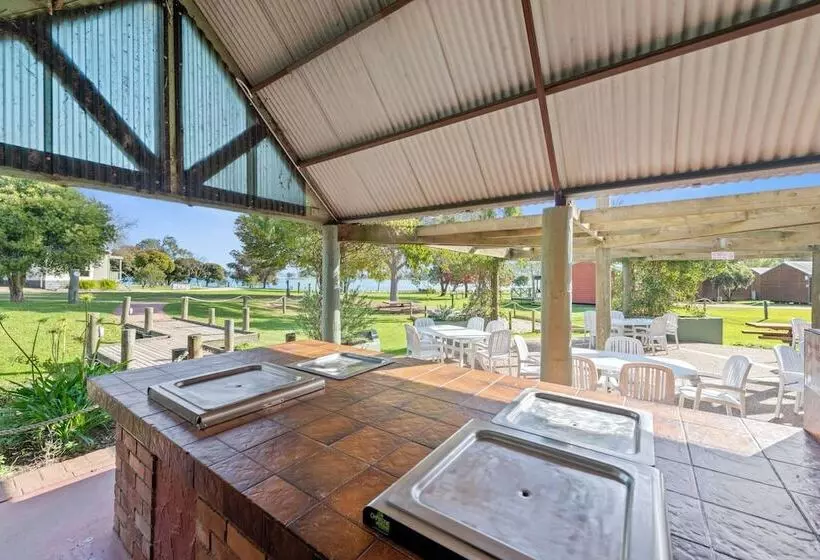 リゾートホテル Lake Hume Holiday Park