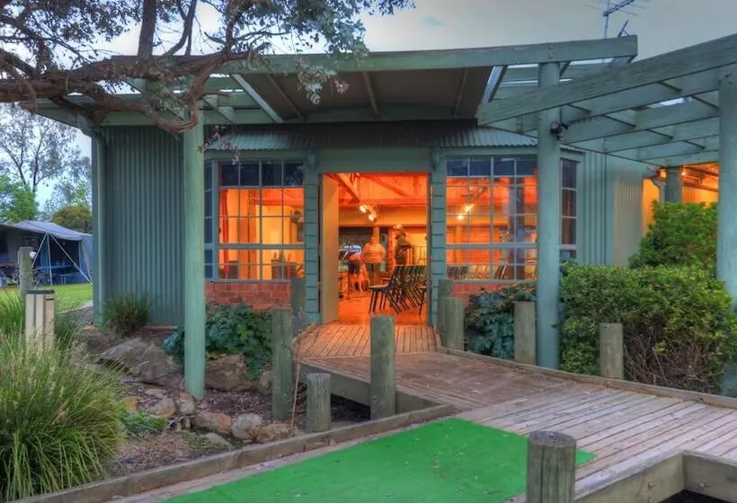 リゾートホテル Lake Hume Holiday Park