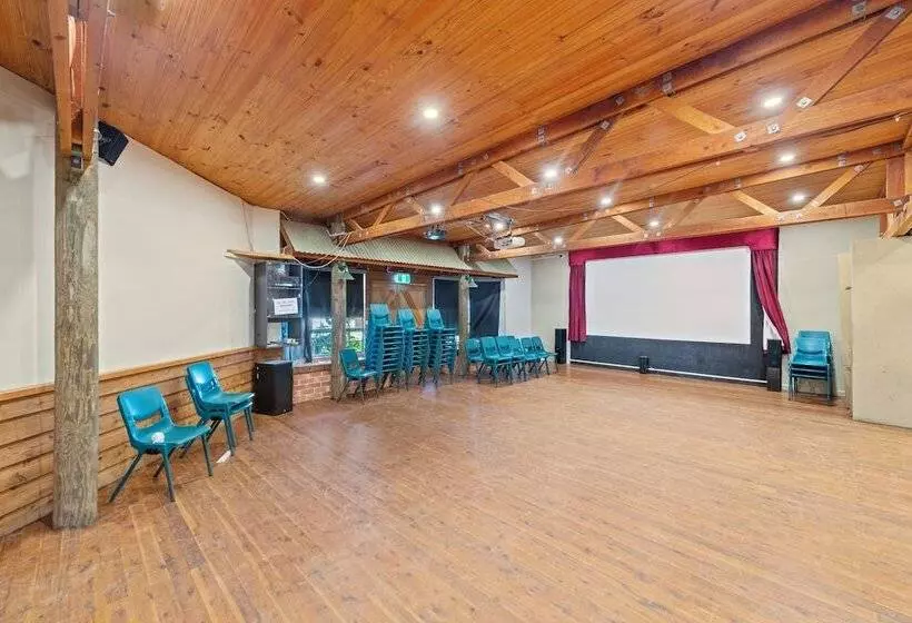 リゾートホテル Lake Hume Holiday Park