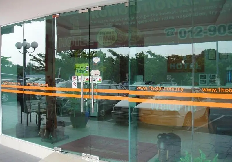 1 Hotel Mahkota Cheras