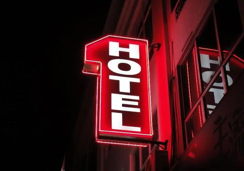 1 Hotel Mahkota Cheras