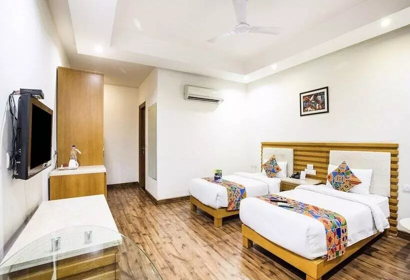 Fabhotel Grd Dlf Square