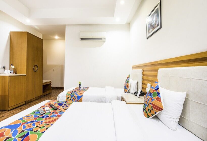 Fabhotel Grd Dlf Square